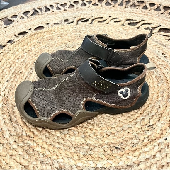 Crocs Swiftwater Disney Mickey Mouse Sandals  Brown Mesh Shoes - Mens 10 - Picture 3 of 5